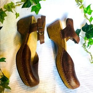 Dansko boho Brown leather Sandals women size 9
